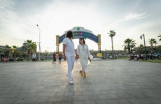 Cặp đôi Cẩm Vân-Khắc Triệu tận hưởng kỳ nghỉ dưỡng đầy sôi động tại thành phố biển