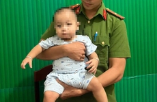 Nghe tiếng khóc, tìm đến vườn cao su thấy bé gái chưa đầy tuổi nằm 1 mình