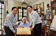 'Mai Vàng nhân ái' thăm nhà nghiên cứu Nguyễn Đình Tư và Nguyễn Đình Đầu