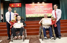 Trao Huy hiệu Đảng cho 115 đảng viên ở quận Phú Nhuận