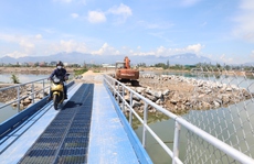 Phạt 70 triệu đồng, cưỡng chế công trình lấn sông Trường Giang trái phép