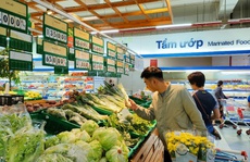 Các siêu thị Co.opmart miền Trung khuyến mãi hàng thiết yếu sau bão