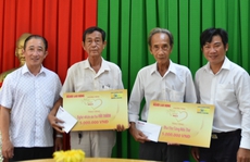 “Mai Vàng nhân ái” thăm 3 nghệ nhân, nhà thơ tại Trà Vinh