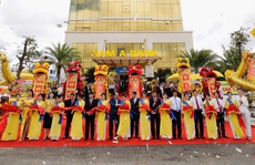 Báo Người Lao Động chúc mừng Nam A Bank Cần Thơ khai trương trụ sở mới