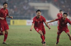 Việt Nam hòa nghẹt thở Thái Lan tại Chung kết lượt đi AFF Cup