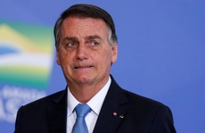 Kinh ngạc trước hóa đơn 'cà' thẻ tín dụng của cựu tổng thống Brazil