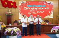 Nguyên Chủ tịch nước và nguyên Phó Thủ tướng Thường trực chúc Tết tại Long An