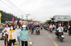 Phiên chợ mỗi năm chỉ họp 1 lần và không trả giá ở Bình Định