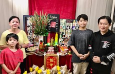 Tục lệ cúng gà ra mắt Tổ Sân khấu mùng 3 Tết