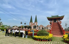 Mùng 3 Tết, Cáp treo Núi Sam thu hút hàng ngàn du khách