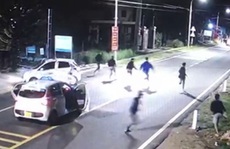 Thanh niên ở 2 xã vác dao đuổi chém nhau gây náo loạn đám cưới