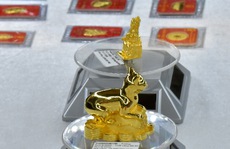 Giá vàng hôm nay 16-2: USD tăng giá dữ dội, vàng bị bán tháo