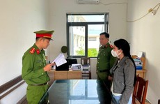 Bị khởi tố vì tiêu tiền của người khác chuyển nhầm vào tài khoản