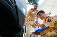 Cận cảnh CSGT trong ngày đầu làm đăng kiểm viên