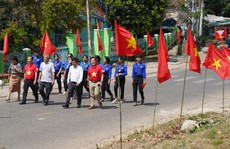 Rực rỡ 'Đường cờ Tổ quốc' ở Đắk Nông