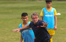 U22 Việt Nam thắng trận đầu tiên dưới thời HLV Troussier