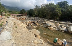 Đà Nẵng: Yêu cầu tháo dỡ kè ngăn suối tại khu vực Suối Lương