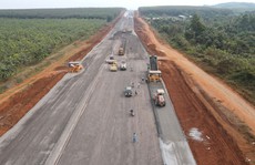 Hối hả đón đầu cao tốc Phan Thiết - Dầu Giây
