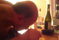 Phó Chủ tịch Thượng viện Anh từ chức vì hít ma túy với gái mại dâm