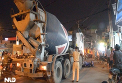 Xe máy bị kéo lê 20 m, nam thanh niên bị thương nặng