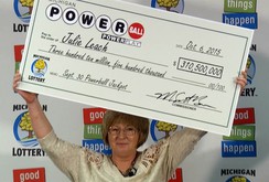 Một phụ nữ Mỹ trúng số độc đắc 310, 5 triệu USD