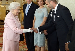 Vợ chồng David Beckham có tài sản 470 triệu bảng, giàu hơn cả Nữ hoàng Anh