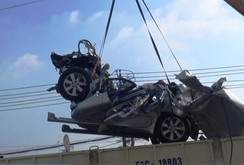 Tai nạn kinh hoàng: Xe container tông xe 7 chỗ, 5 người chết