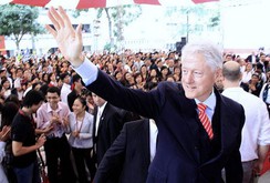 Cựu tổng thống Mỹ Bill Clinton lần thứ 5 đến Việt Nam