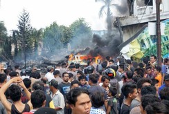Máy bay quân sự Indonesia rơi, ít nhất 30 người thiệt mạng