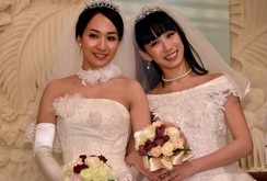 Hai sao nữ Nhật tổ chức đám cưới đồng tính