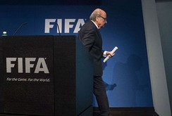 Chủ tịch FIFA Sepp Blatter bị FBI sờ gáy nên từ chức?