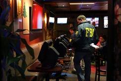 FBI bao vây làng cà phê Việt ở California