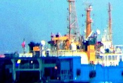 Tàu thăm dò dầu khí Tân Hải 517 của Trung Quốc đi qua vùng biển Việt Nam