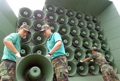 Hàn Quốc phát gì trên loa phát thanh gần biên giới Triều Tiên?