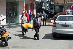 Hàng chục trẻ em bị tấn công ở trường học Trung Quốc