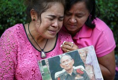 Người Thái để tang Quốc vương 1 năm