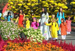 Bản tin đặc biệt đêm giao thừa Tết Bính Thân: Hoa Xuân đua sắc chào Xuân Bính Thân