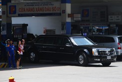 Cảnh sát giao thông hộ tống xe của TT Obama đổ xăng ở TP HCM