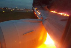 Singapore: Máy bay chở hơn 240 người bốc cháy