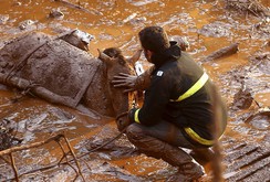 Gây ô nhiễm, một công ty sắt thép ở Brazil bồi thường 43,5 tỉ USD