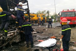 Tai nạn xe khách thảm khốc: 12 người chết cháy, 36 người bị thương