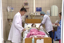 Bản tin NLĐ ngày 1-3: Liên tiếp các ca ngộ độc rượu nhập viện