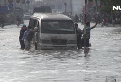 Mưa lớn, ngập sâu, Quốc lộ 51 tê liệt