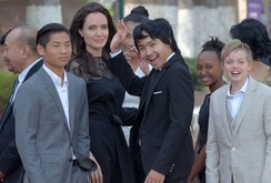 Angelina Jolie xúc động chia sẻ về cuộc ly hôn