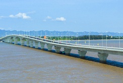 Bản tin đặc biệt cuối tuần 13-5: Cầu Tân Vũ - cầu vượt biển dài 5,44 km