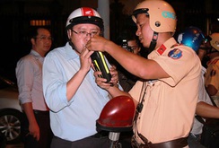 Bản tin NLĐ ngày 13-4: Người dân TP HCM không hài lòng về CSGT, hãy gọi 0693.187.521