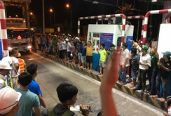 Bản tin NLĐ ngày 15-8: BOT Cai Lậy xả trạm: Quốc hội cảnh báo phải xử lý, tránh lây lan