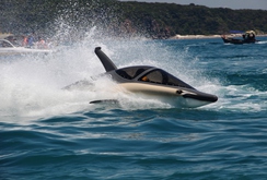 Tàu lặn cá heo, cá voi độc đáo ở Nha Trang