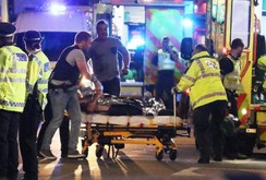 Tấn công khủng bố ở Anh: Cảnh sát bắn 50 phát mới tiêu diệt được 3 tên khủng bố