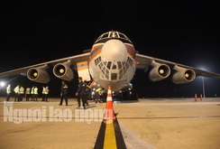 Nga dùng máy bay Il-76 chở hàng viện trợ cho Việt Nam